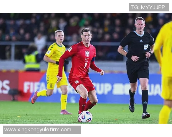 莱万伤情未明能否出战国家德比引发关注