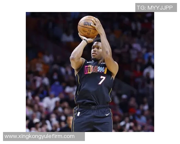 洛瑞助攻圆脸登三分精准命中昔日火箭旧将再展风采