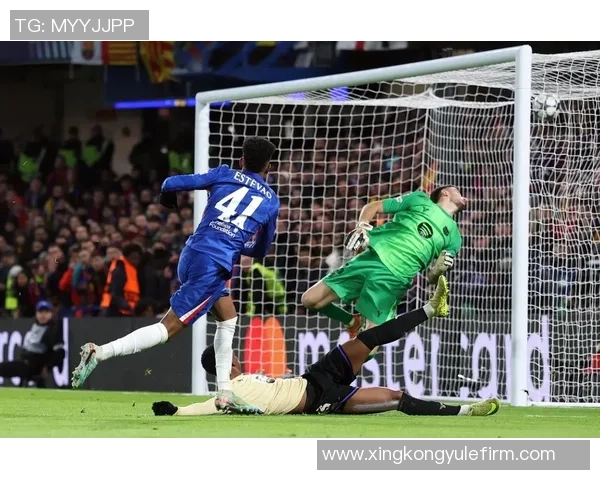 埃斯特旺打入欧冠首球荣膺切尔西5-1阿贾克斯最佳球员