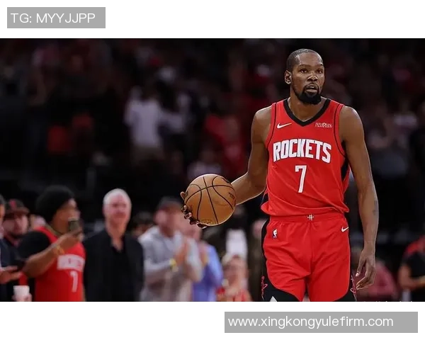 火箭球员申京关键时刻表现出色杜兰特紧随其后展现高效得分能力