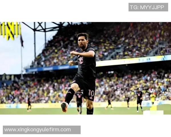 伊布调侃梅西小儿子西罗称其为迷你版梅西引发热议